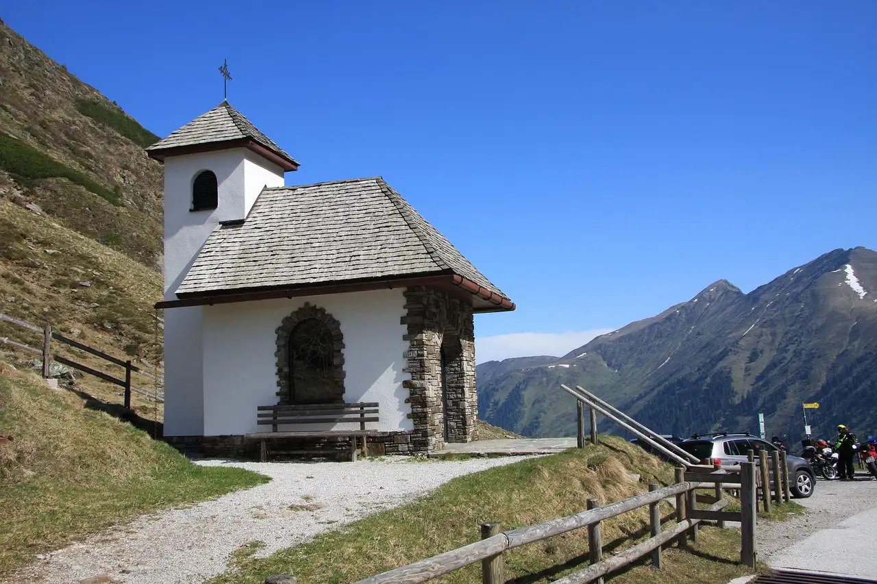 TPO Roofing: Benefits, Installation & Comparison Guide